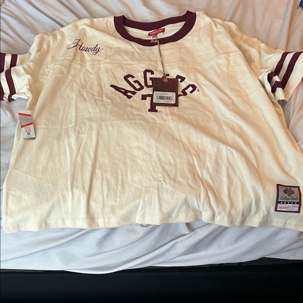 NWT Mitchell and Ness  Aggies‎ Cream T-Shirt